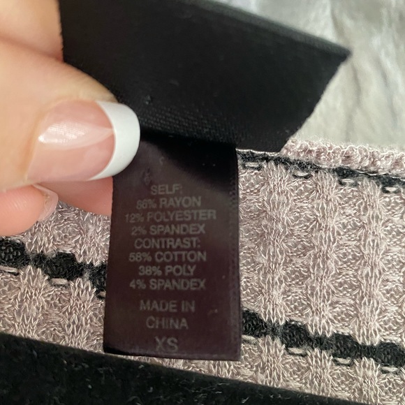 Daytrip XS tunic style top EUC - Picture 3 of 4